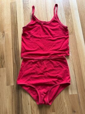 ARQ set RED top L high waisted bottom M